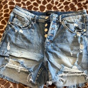 Judy Blue size L button fly with distressing in excellent condition